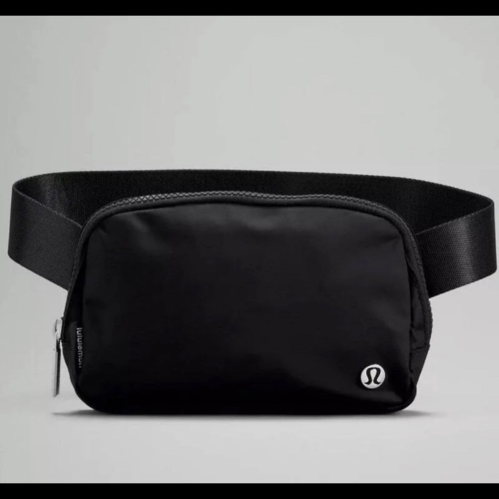 NWT Lululemon Everywhere Belt Bag